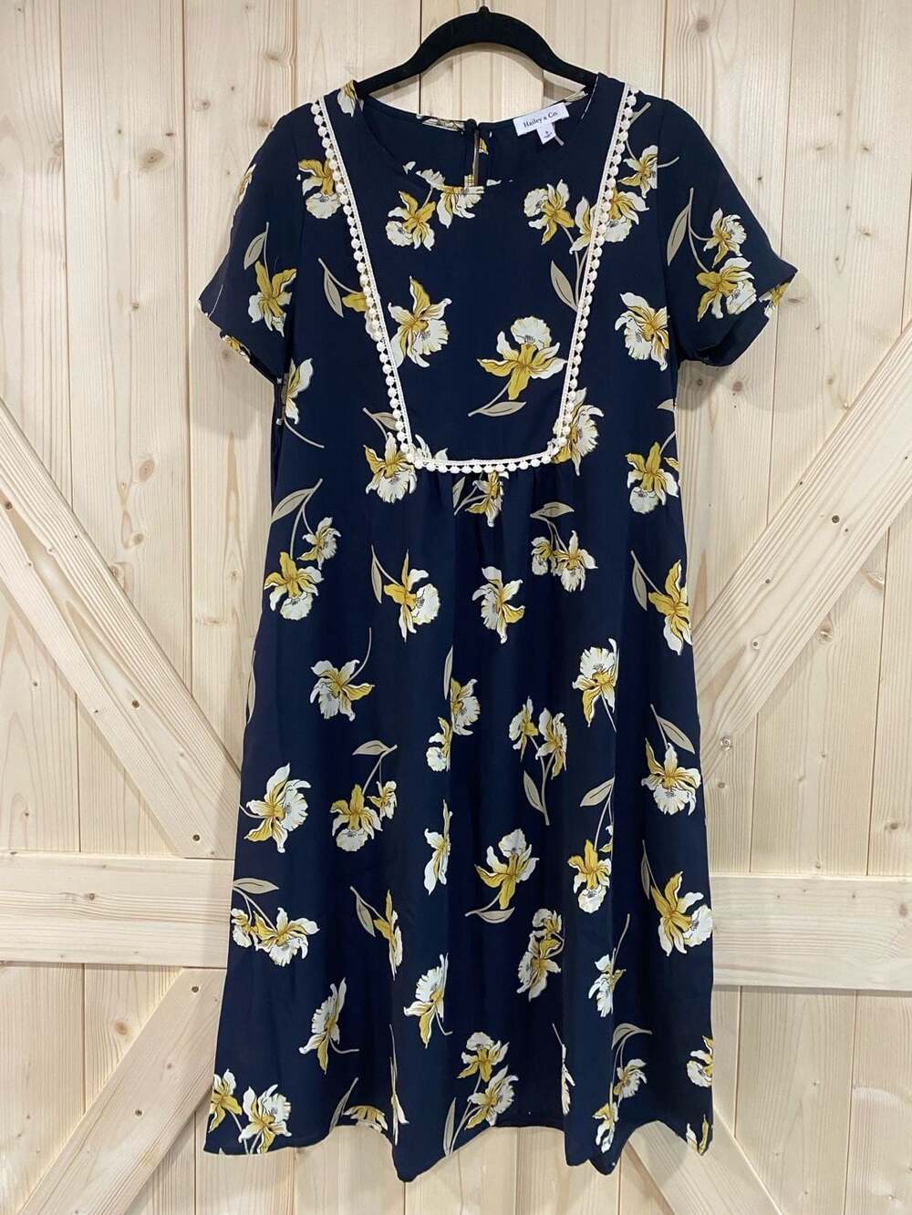 Hailey & Co. Navy Blue Floral Short Sleeve Midi Dress with White Lace Trim Size